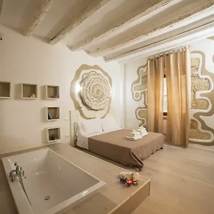 Oisife , Cagliari Italië